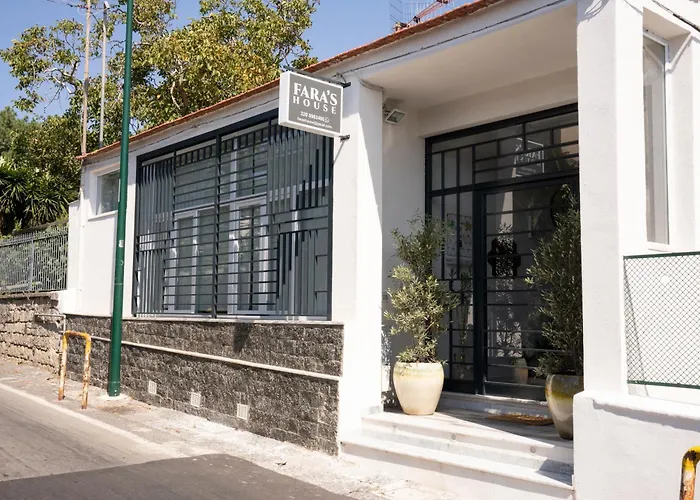 Fara\'S House